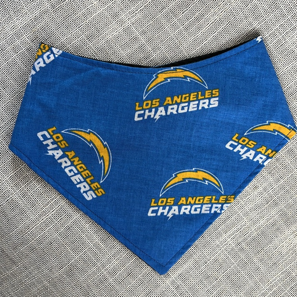 Los Angeles Chargers Dog Bandana-Size M - Picture 2 of 6